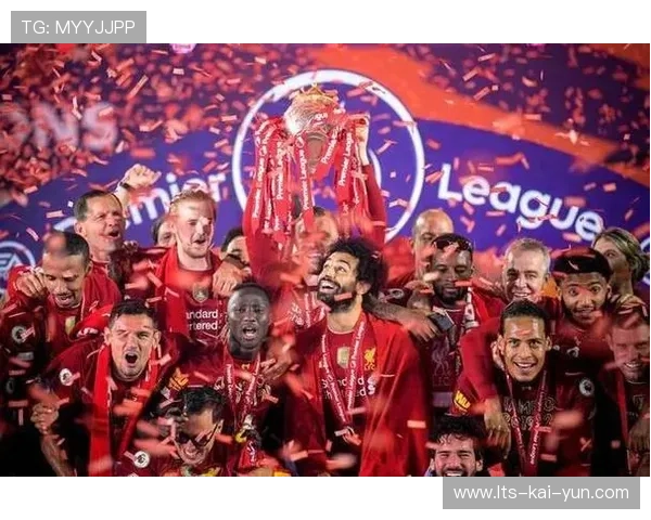 德甲拜仁领跑优势巨大，欧冠资格与保级争夺成后半程焦点。